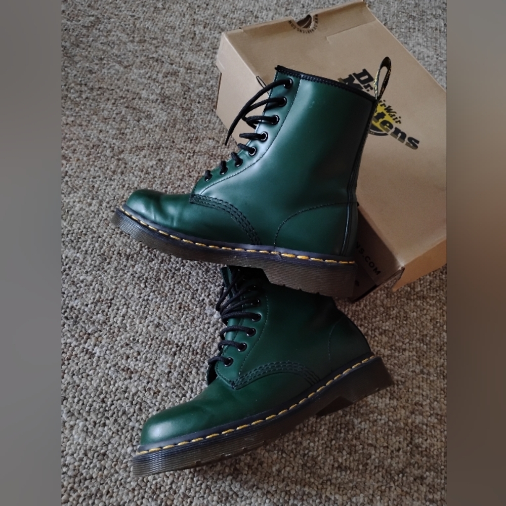 💚Green Dr Martens 1460💚